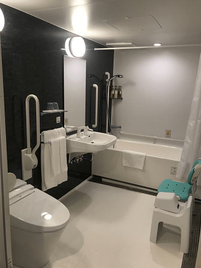 ホテルビスタ金沢　ユニバーサルルームのバスルーム
