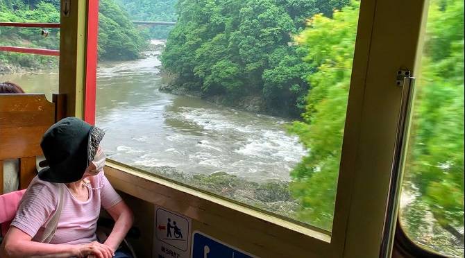 嵯峨野観光鉄道『トロッコ列車』から見る景色