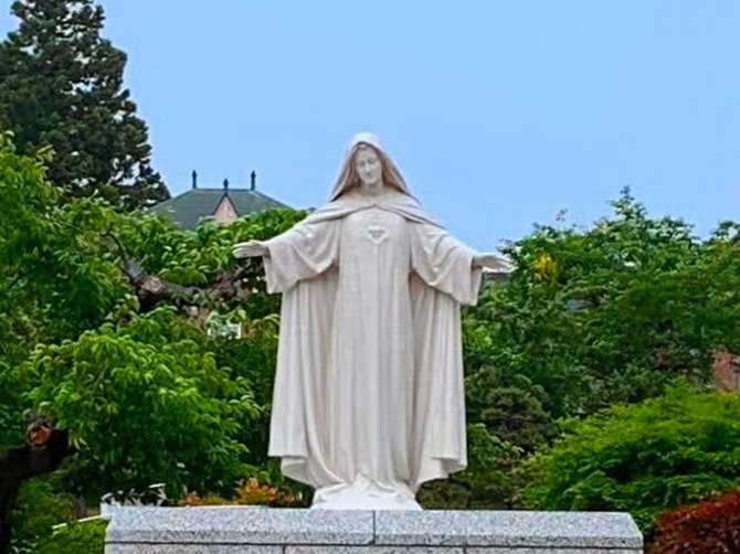 函館【トラピスチヌ修道院】聖母マリア像